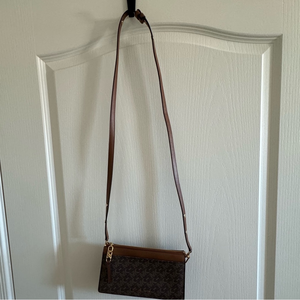 Purse - Picture 2 of 5